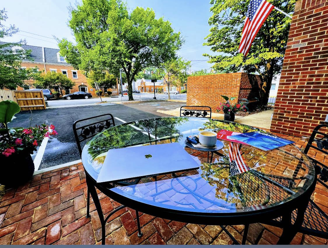 DanielPPuls's tweet photo. Happy 4th of July from Historic Old Town Alexandria, Commonwealth of Virginia https://t.co/fUTrSmgZgX