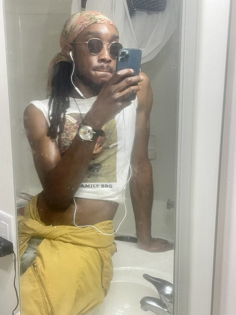 Mitruis's tweet photo. YOUR FAVORITE SUMMER BABY NOT FEELING DEPRESSED ☀️😘♊️ https://t.co/TsIBM08JbY