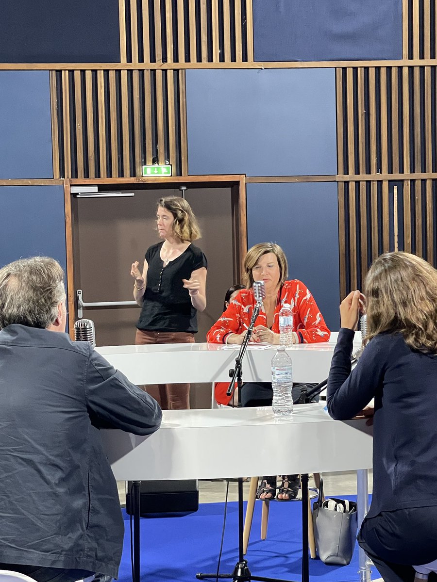 Telemaque_asso's tweet photo. 🗣️Table ronde dédiée au #mentorat au #festivalFSE @ErickaCogne ⬇️
🤝 Nous accompagnons aujourd’hui 2000 jeunes à travers un double mentorat. 
🎯 Tisser progressivement la confiance et élargir le champ des possibles. 
@LaFrancesengage @MartinHirsch https://t.co/djsYj3zWIu