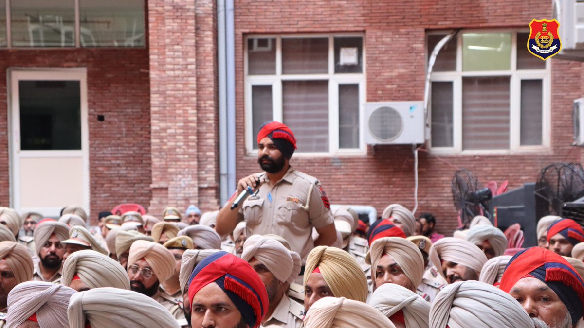cpamritsar's tweet photo. Boosting the morale of our brave police personnel! 🚓
Welfare meetings were held with the dedicated Police officials of Amritsar Police, listened to their grievances and concerns.
#ForceIsFamily
#PoliceWelfare
#PolicePersonnelWelfare
#SupportingOurOfficers
#BoostingMorale https://t.co/Vx05FXPmFu