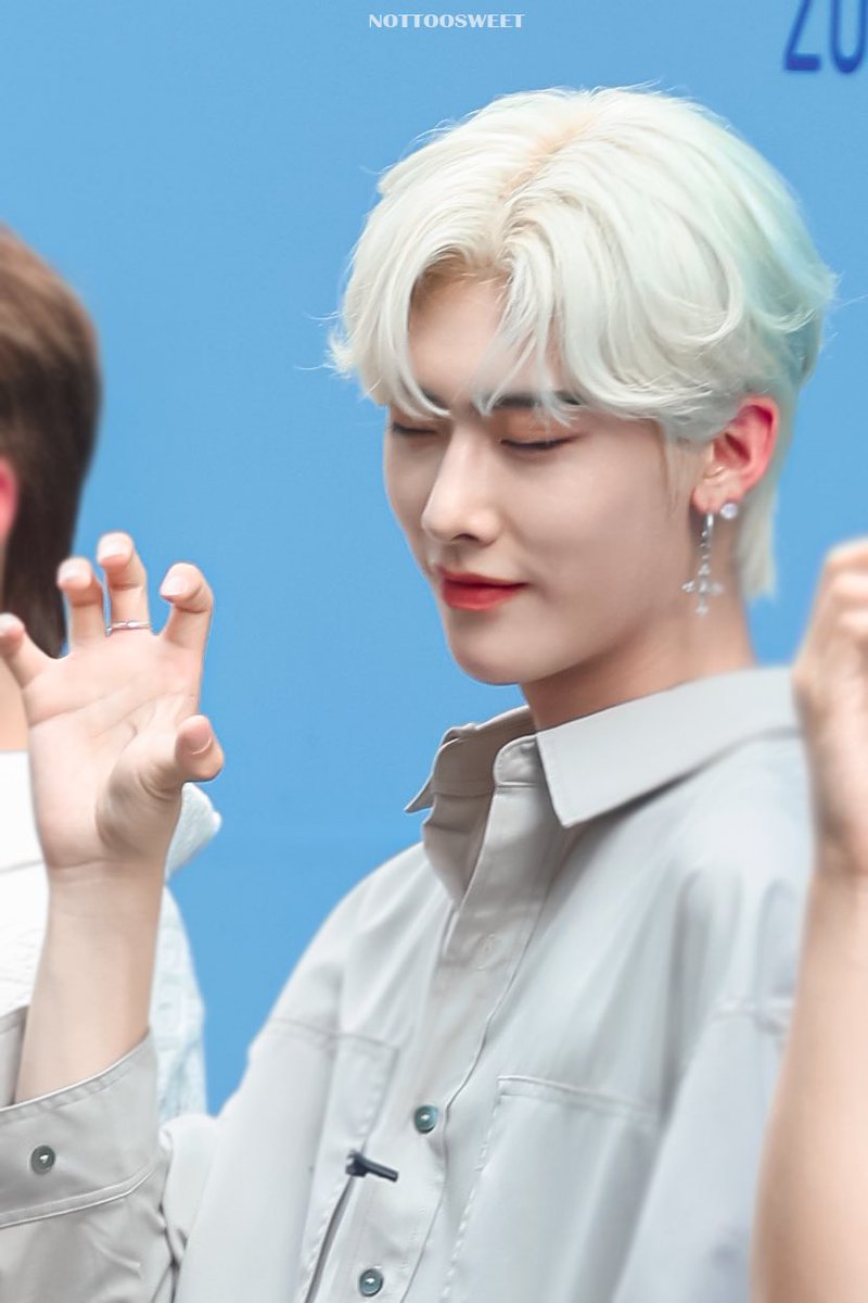 NotTooSweet0520's tweet photo. 230703 수상한 발표회 

#리키 #RICKY #リッキー
#ZEROBASEONE #ZB1 #제로베이스원 https://t.co/8yBiVmJyiW