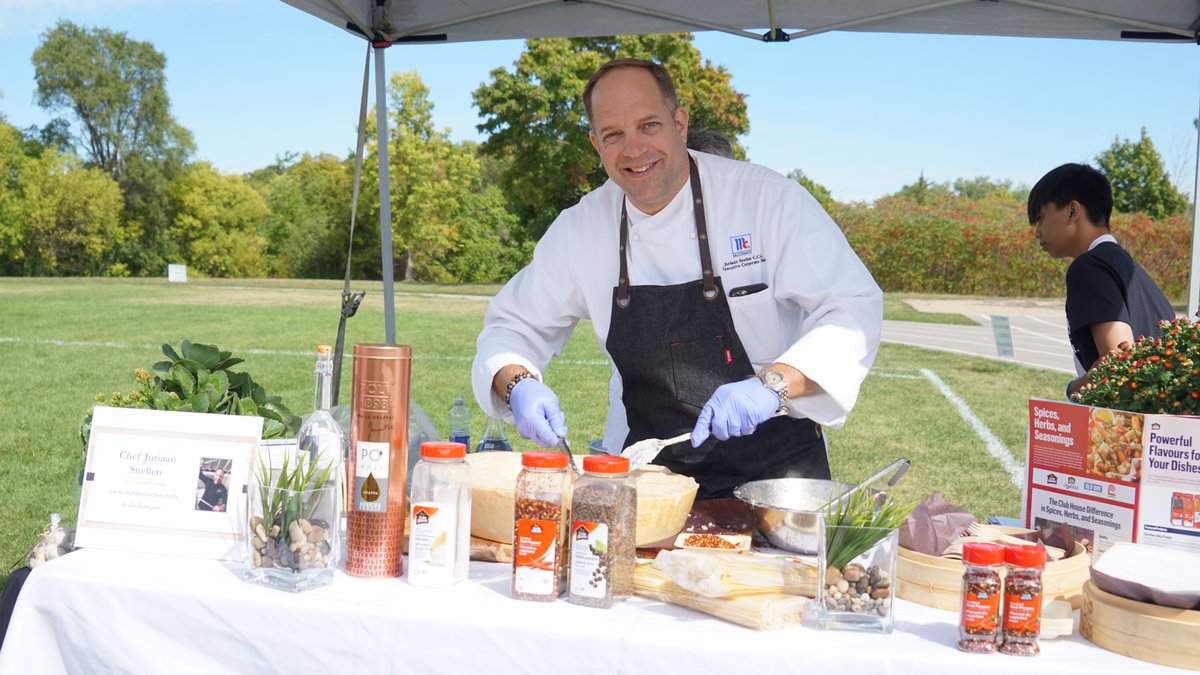 TCIChefs's tweet photo. The 6th annual TCI Chef's Harvest Party is back on! Sat. Sept.30 Over 20 great Chefs cooking up a feast! Tickets, Chef-line up and more details :https://t.co/AZynwP5opE https://t.co/edf5w0mkHN