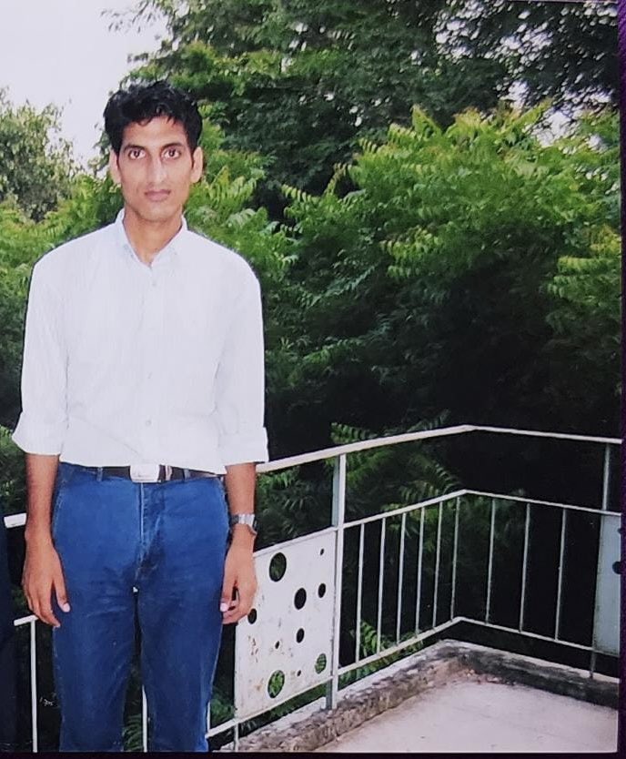 AsadamAijaz's tweet photo. Yielding to the popular demand I am posting my photographs of college years ranging from first semester to 8th Semester. https://t.co/oUfgJgzueH