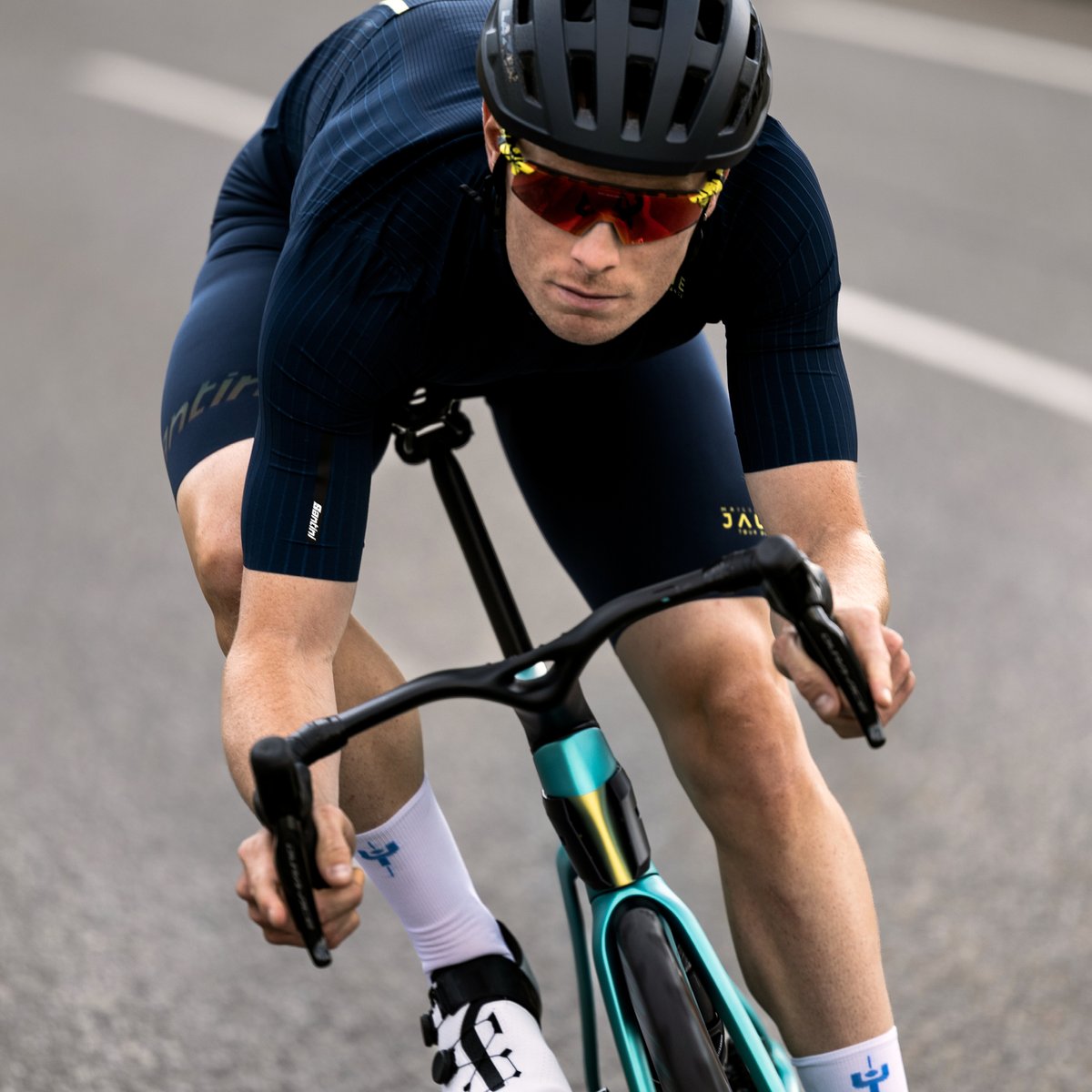 Oltre RC - Official Bike of the Tour de France, the race that turns riders into legends.
Shop now 👉bit.ly/3Pi6OsW

#Bianchi #LeTourOfficialBianchi #TDF2023 #RideBianchi #OltreRC #RideTheLegend