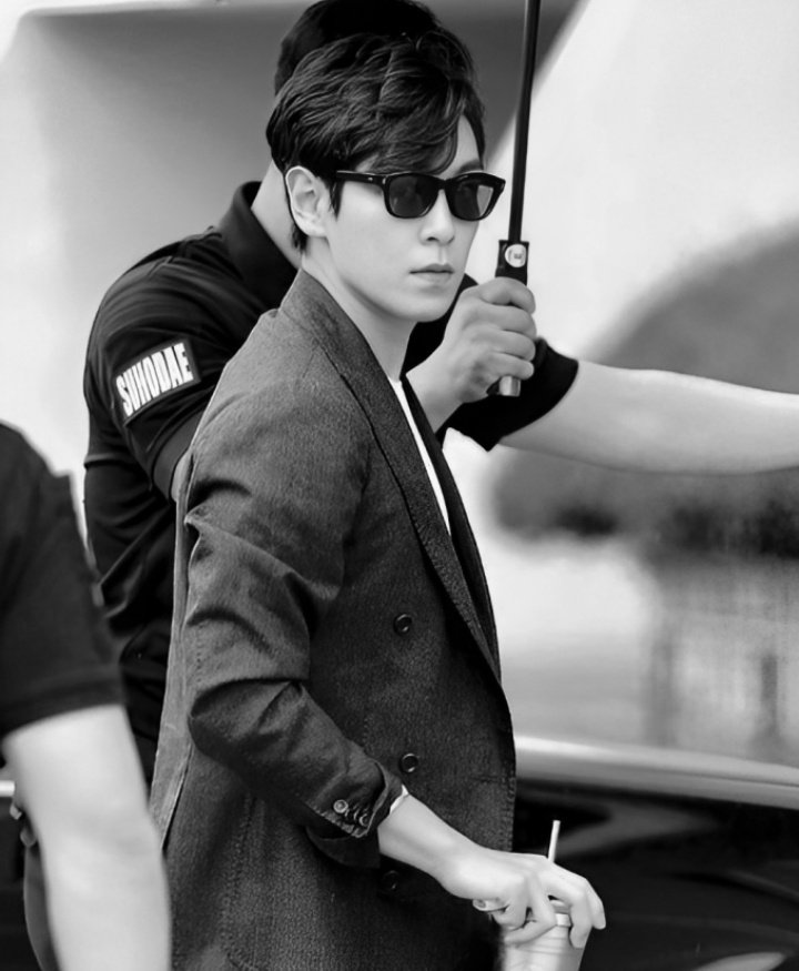 tttoparchive's tweet photo. T.O.P

#TOP #TTTOP #CHOISEUNGHYUN #최승현 #탑 https://t.co/4C9LXnHQtN