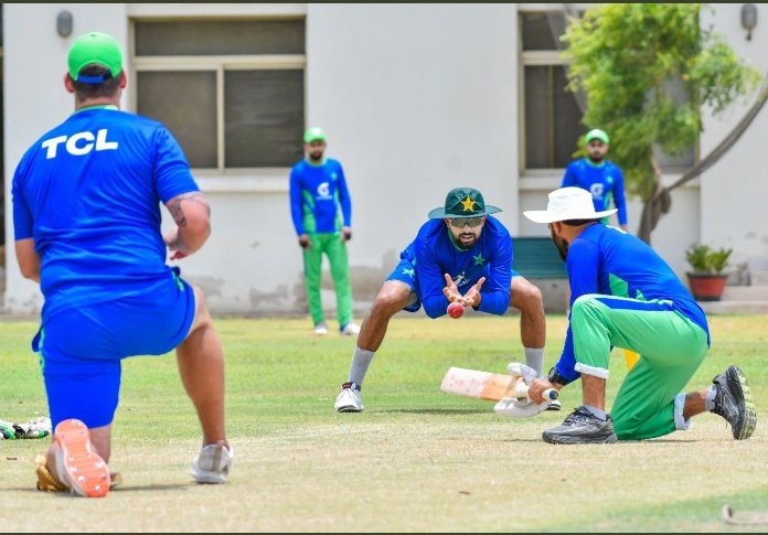MahwishIjaz2's tweet image. جانے کتنے دنوں کے بعد گلی میں آج چاند نکلا ❤️
#Babarazam🐐#Backtopractice
