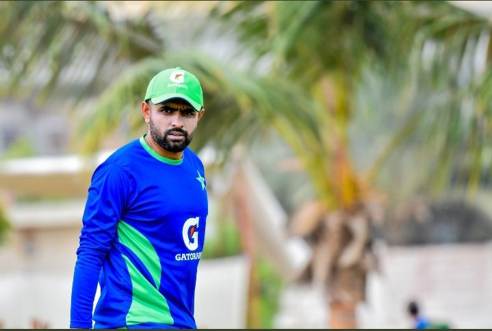 MahwishIjaz2's tweet image. جانے کتنے دنوں کے بعد گلی میں آج چاند نکلا ❤️
#Babarazam🐐#Backtopractice