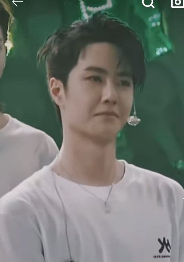 wangmanoue2's tweet photo. the haters the jealous will never understand Yibo and his fans (the way Yibo communicates with his fans and the way us his fans always understand his messages). how can you say he doesn"t love his fans? We always understand him you know, and we"re going to love him even more💚💚 https://t.co/0pDTKz9wJm