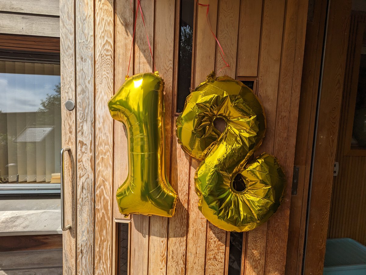 supportCHAS's tweet photo. Today, Robin House turned 18 years old, and we had a party! Happy Birthday! ๐ฅณ
Robin House is more than just a hospice, itโs a home from home, a place for families to spend precious time together and create memories that will be treasured forever. ๐
#Keepthejoyalive https://t.co/0ZvUMjujmm