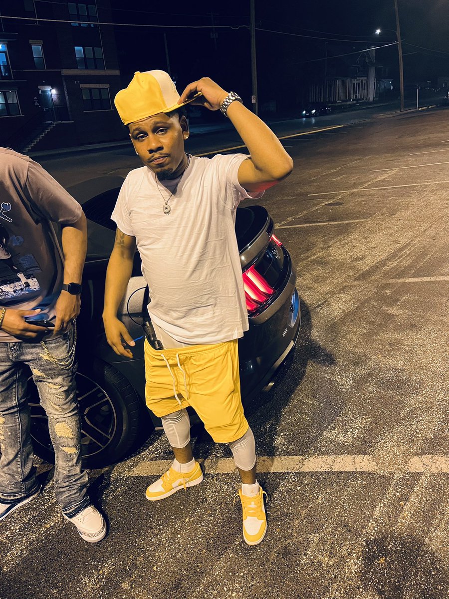 deesvagee's tweet image. My Life So Lit Right Now, i Might Pull a Hannah Montana Round This Bitch🔁