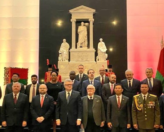 Hoy nos honramos en acompañar al Excmo. Embajador de Belarús en Venezuela, Andrei Molchan, en la ofrenda floral ante el Padre de la Patria, Simón Bolívar, en ocasión del 79 aniversario de la liberación de Bielorrusia de la ocupación nazi en 1944. 
#PuebloConscienteYMovilizado