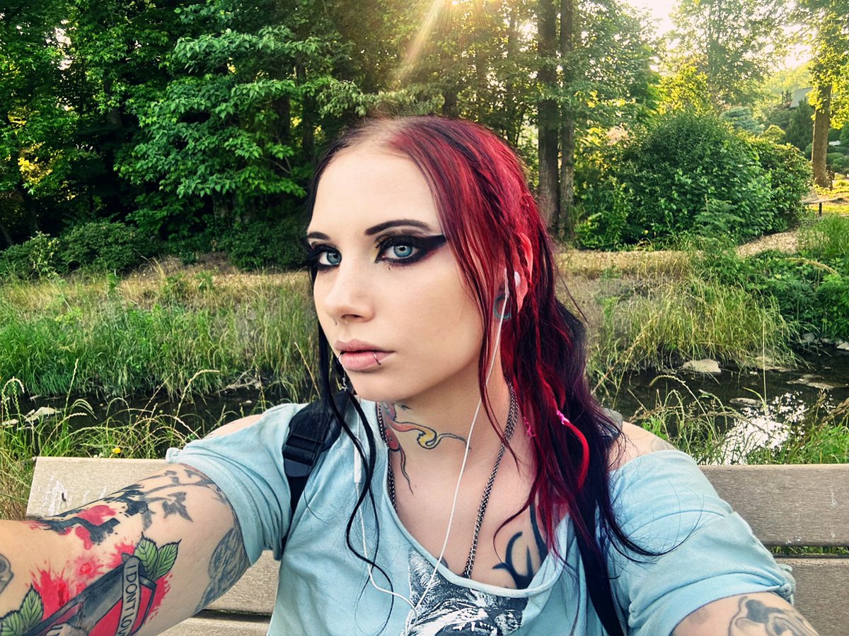 rubyrias69's tweet photo. Retweet if you like redheads ❤️❤️❤️

#Formula1 #goth #onlyfans_girl #onlyfansbabe #onlyfanspromo #Creator #gothgirls #gothic #account #alternative #hot #model #of https://t.co/YevNs0Xugl