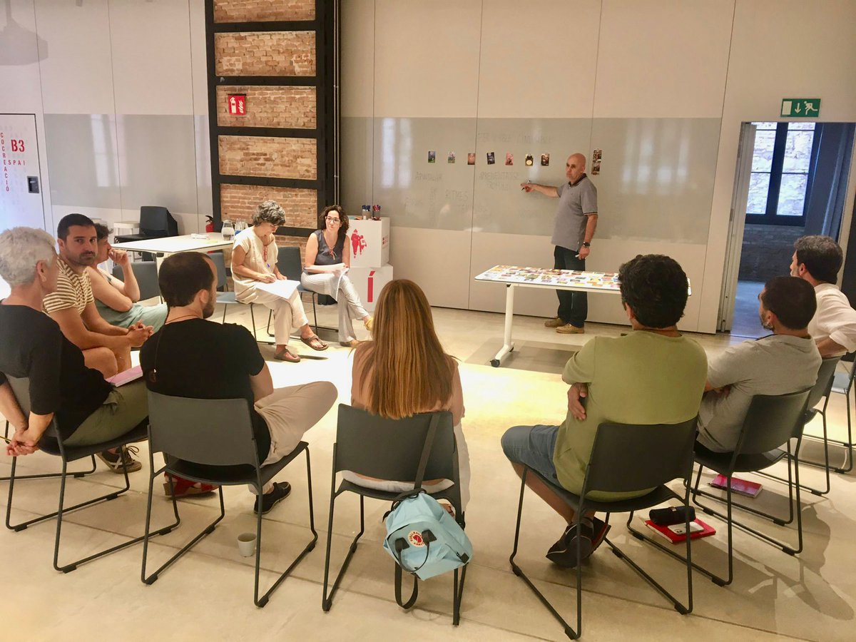 👥Quina és la funció de la persona formadora magnet en la relació entre un centre i la seva insitució partner?

💡Tarda de reflexions conjuntes per abordar el rol estratègic d’acompanyament a la #TransformacióEducativa de les escoles i instituts #magnet