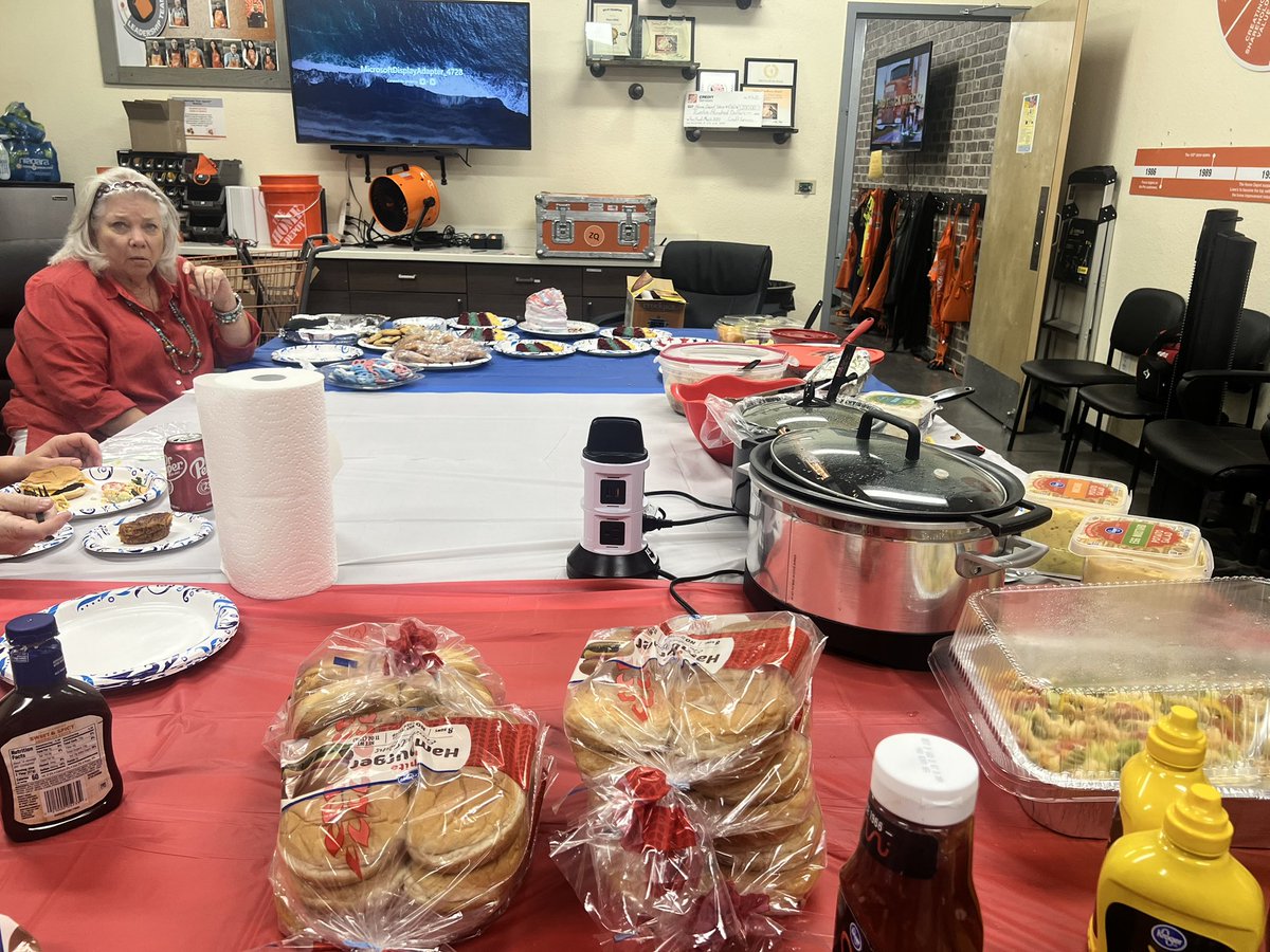 Happy 4th of a July from 6562 💥🎊 <a href="/Homedepot6562/">Homedepot 6562</a> <a href="/IblasBlas/">Ivan Blas</a> @BrendaSarahi03