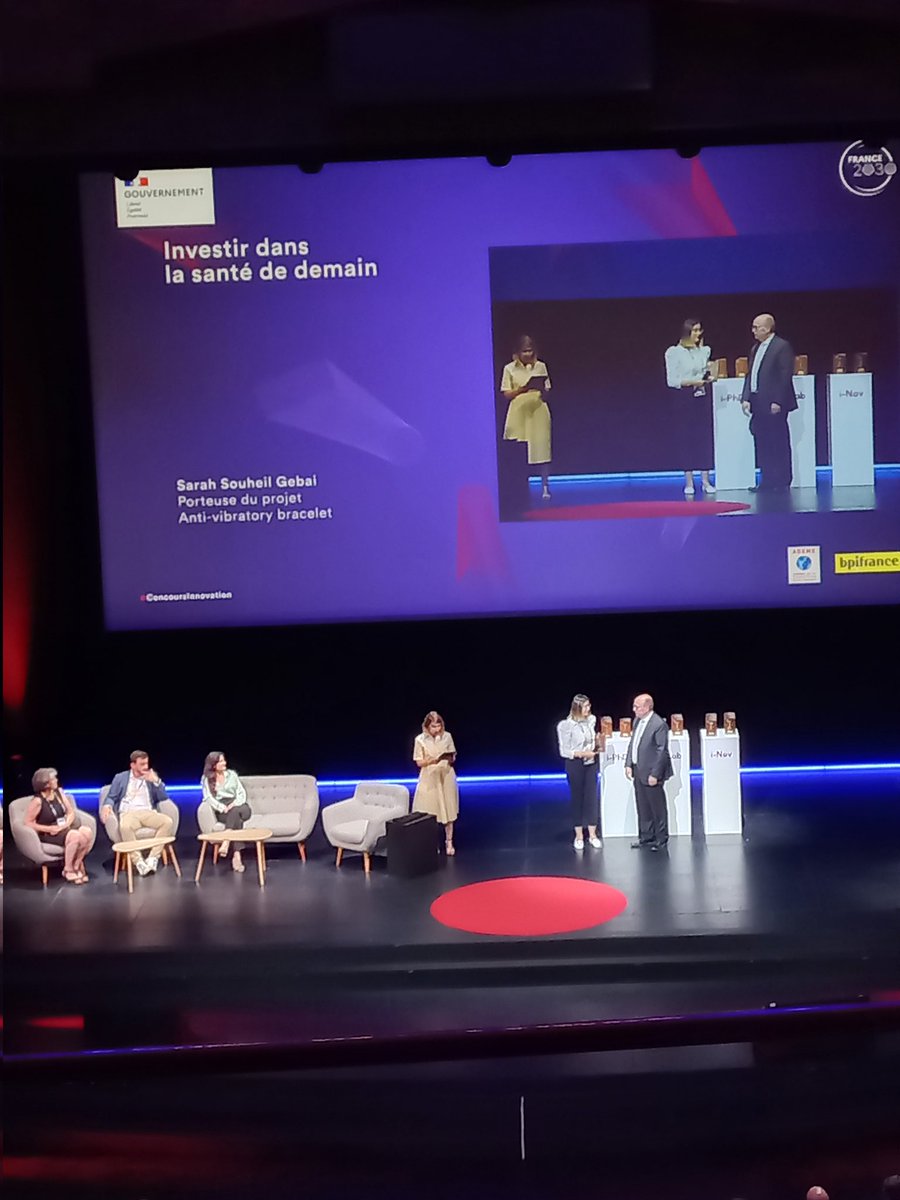 sup_recherche's tweet image. [🔴LIVE]
Remise des prix « Investir dans la santé de demain » par  Chritian Rabaud @Sante_Gouv

🏆Lauréate #iPhd : Sarah Souheil Gebai, porteuse du projet « Anti-vibratory bracelet »

🏆Lauréate #iLab (Grand Prix) : Héloïse Mailhac, CEO du projet « CORTEX »