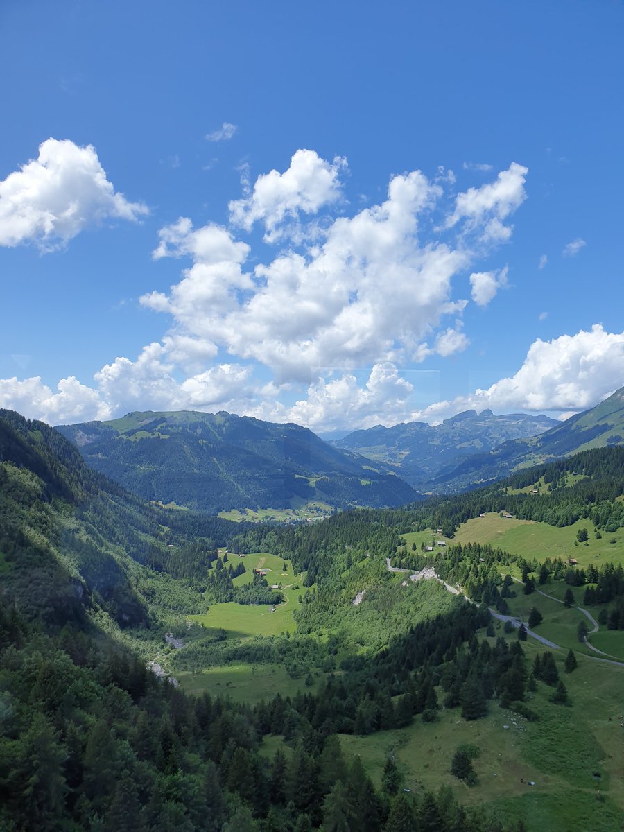 Great science and even better views. Is there a better way to network? @laura_huggon <a href="/SMizielinska/">Sarah Mizielinska</a> <a href="/VanceLabKCL/">Vance Lab</a> #GRC #ALS #Glacier3000