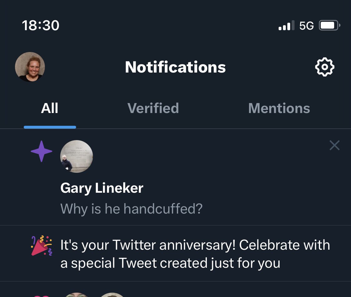 13 ára Twitter afmæli í dag og ég skil ekkert hvað það tengist Gary Lineker og handjárnum og kann ekki á þetta forrit lengur… 😳