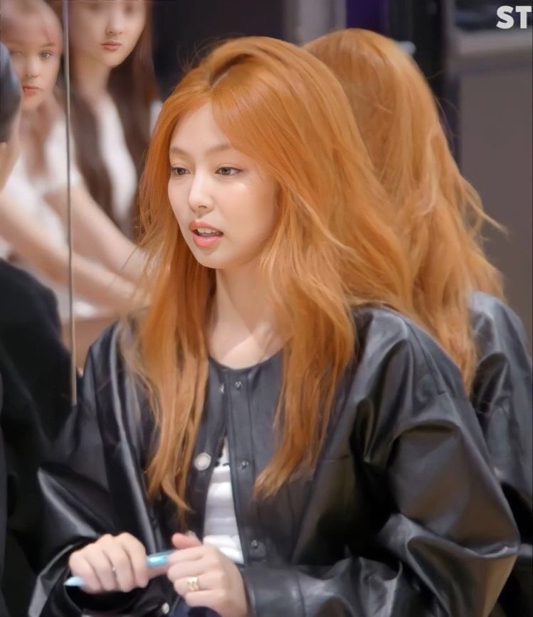 tualyp's tweet photo. C’est top3 des meilleurs hairstyle de Jennie depuis ses débuts https://t.co/gSGj46BUbs