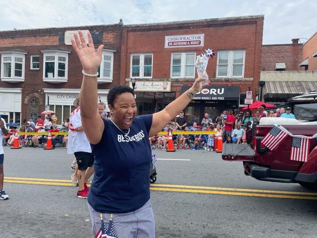 CandaceTorrence's tweet photo. Felt all the love today as I had the honor to walk in the 4th of July parade to represent @MariettaCitySch  @alburruss
So grateful for the opportunity. #bigfeels https://t.co/6X9Qntx5W2