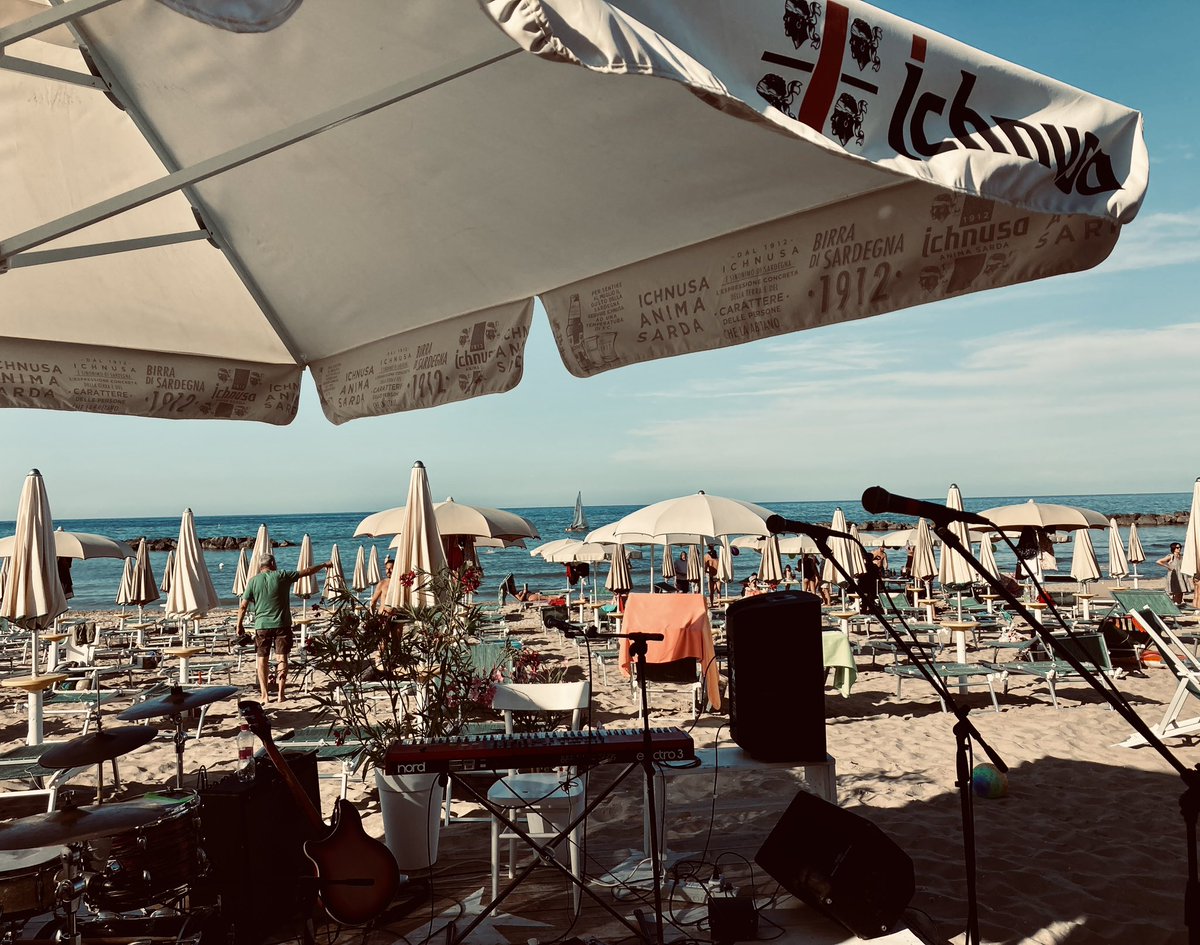 Gringo_Star_Atl's tweet image. #todaysoffice
#soundcheck #adriaticsea #pesaro #italy