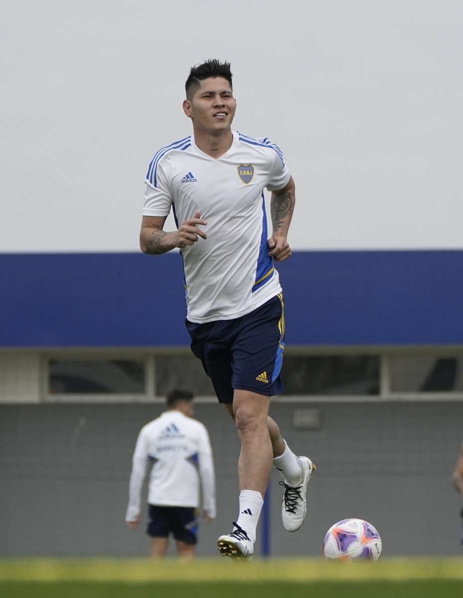 Campuzano se entrenó esta mañana en Ezeiza bajo las órdenes de Almirón.