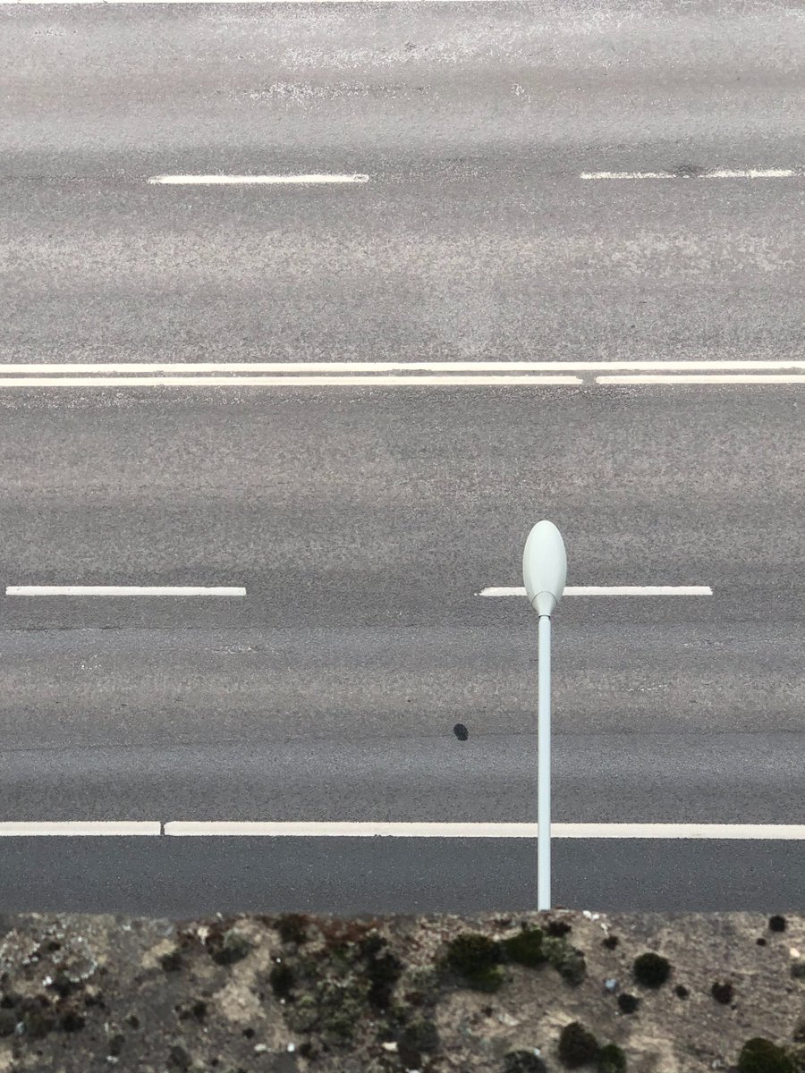 Cars; no cars. Stockholm, 2023. 
. 
. 
. 
#streetphotography #streetphotographer #streetphotographers #streetphotographyinternational #streetphotographerscommunity #fuji #fujifilm #fujixseries #fujifilmxe4 #stockholm #sweden #travelphotography #spi_collective