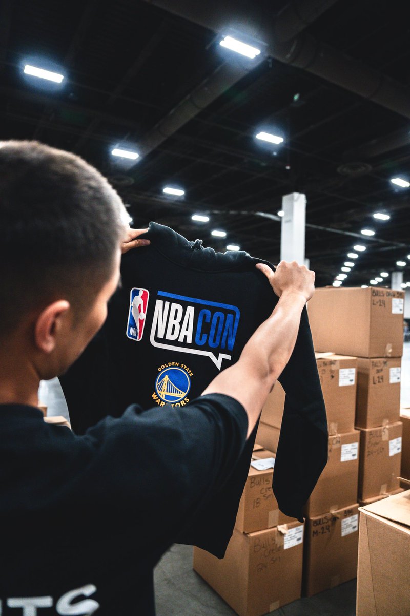 nbaconofficial's tweet photo. Unboxing the FIRST ever NBA Con merch 👀 Available exclusively July 7-9 at Mandalay Bay. Tickets at https://t.co/vKoUNezue5 @amazonmusic @NBA https://t.co/0TSfMivHuJ