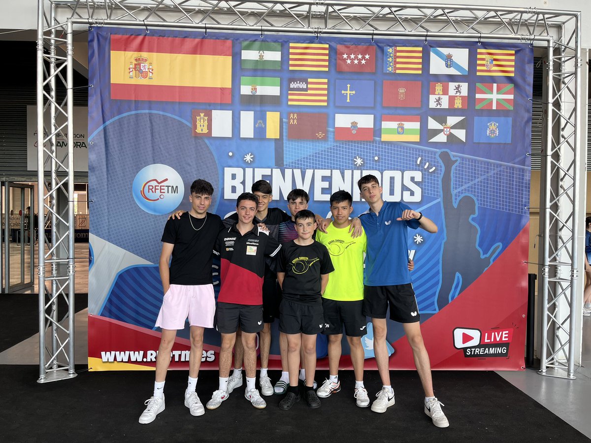 SchoolZTM's tweet photo. Por primera vez en 34 años de historia, conseguimos 3 medallas de ORO en un campeonato de España. 

Oro para Eric en equipos y dobles alevín 
Oro para Alex en dobles infantil 

Agradecer a nuestros sponsors @contazara y #globalspedition por su confianza esta temporada 

🖤🏓💛 https://t.co/gZVVT2oIPI