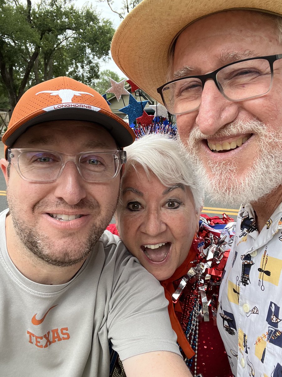 What a honor to have met @CommishShea today at the NW Hills 4th of July Parade. ❤️🇺🇸 #atx #traviscounty #4thofJuly