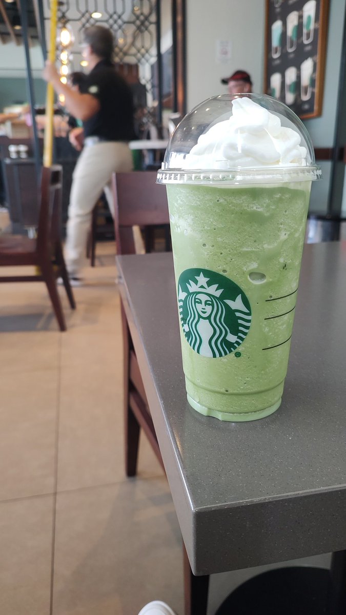 Mucho mame el matcha y sabe a leche nido con zacate 🫥