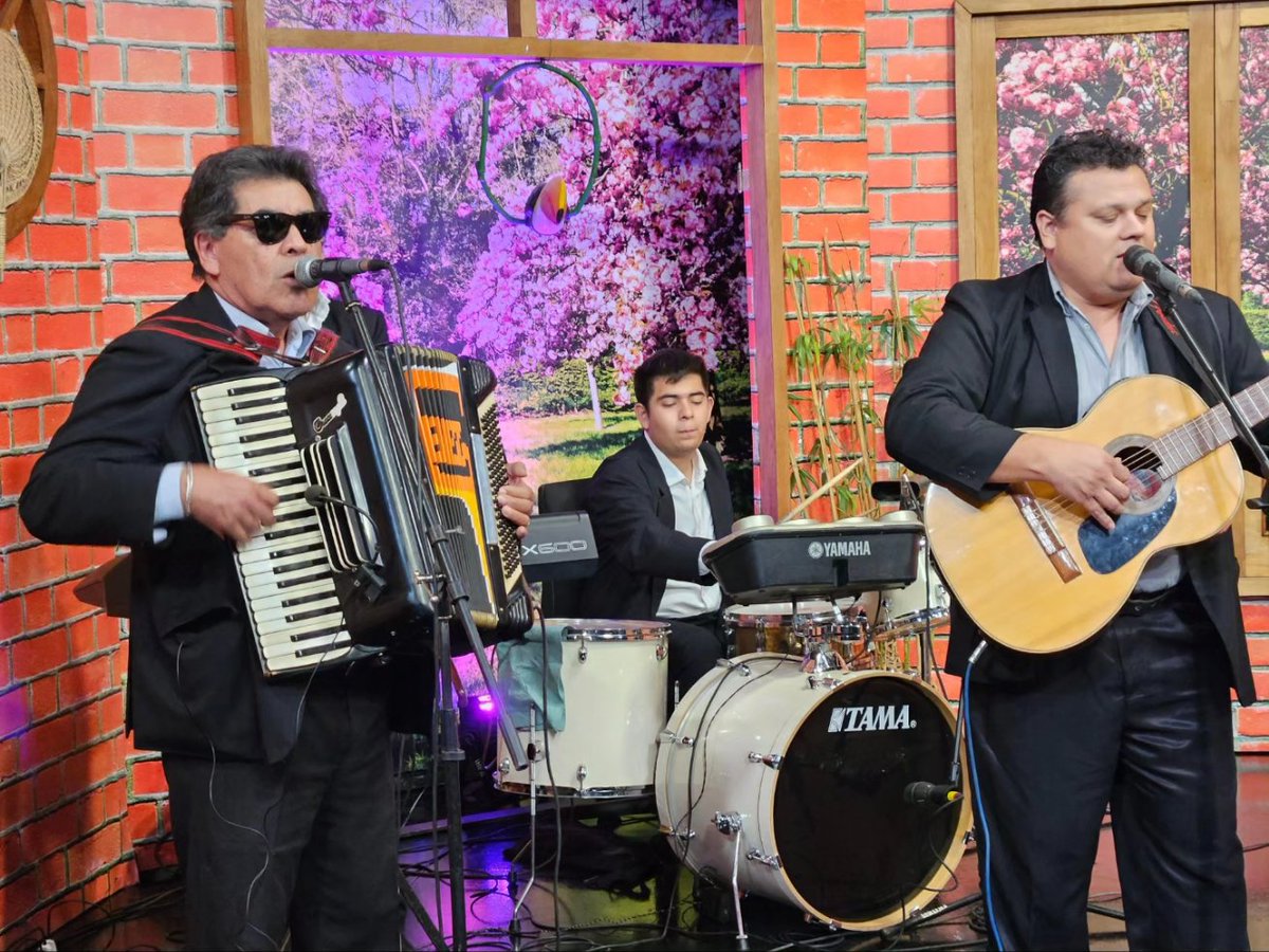 latelePy's tweet photo. Te esperamos en #VocesyNoticiasdelPy con noticias y buena música.
Lunes a viernes desde las 06 hs ✨🇵🇾📰
Prendete a través https://t.co/3ACD8zkETi
latele #SePrende ✨💚 https://t.co/TEjDnkKsb6