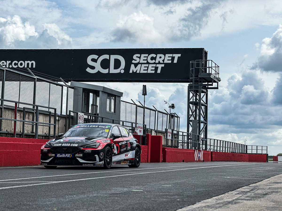 TeamHardRacing's tweet photo. Goodyear tyre test 2023 complete. ✅
Great to make our debut on the Donington GP loop, it’s going to provide lots of action when we return at the end of august.
1/2
#TeamHARD #BTCC #TyreTest https://t.co/aMQmbP8SS5