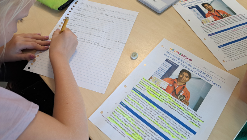 Vandaag heb ik zo aan het einde van het schooljaar de kinderen even heerlijk zelfstandig aan de slag laten gaan met de Nieuwsbegriptekst van deze week. 
#leesniveau #lezen #tekst #tekstbegrip

vanjufmarjan.nl/2023/07/04/nie…