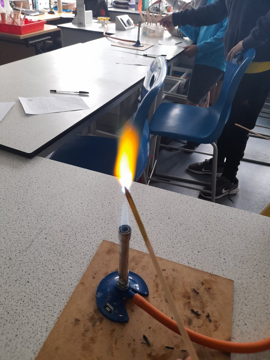 Was great to see the Y6s at their transition day today burning different metals. Quote of the day was "I didn't used to like science but now it's my favourite subject!" I'll take that as a very happy customer😁 #secondaryschool #science <a href="/officialCHS/">CHS</a> <a href="/ScienceCHS/">ScienceCHS</a>