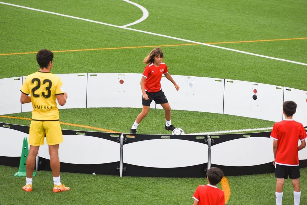 ESA_UK's tweet photo. Our flagship ICON (6M) being used at Real Sporting de Gijón's Campus de Mareo, a facility which develops youth prospects with professional coaching and first-class equipment.
#ControlTrainAnalyse #esaICON #esaNETWORK https://t.co/l7tkSyRcsY