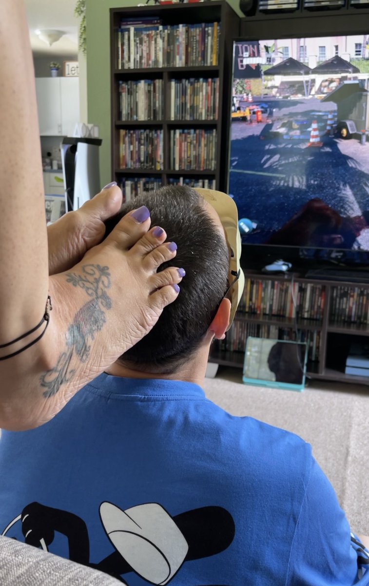 DeedeericanF's tweet photo. How would u feel if I was doing this to u while u play the ps5? Hehe new 🎥is up now on my #onlyfans #OFrequests https://t.co/GJEUS2p4Lt