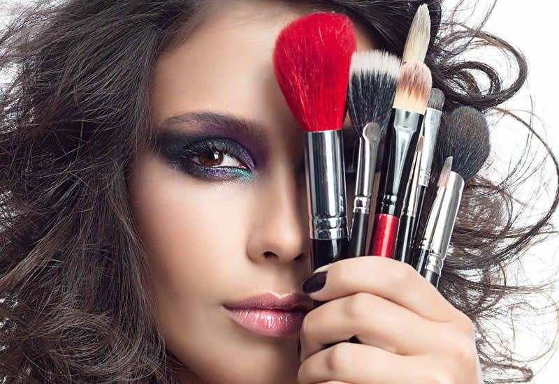 BrianBu26344781's tweet image. #cosmetics #FENTYSUMMATIME #MATCHSTIX #DIAMONDBOMB  
Source: in.pinterest.com/pin/6642810137…