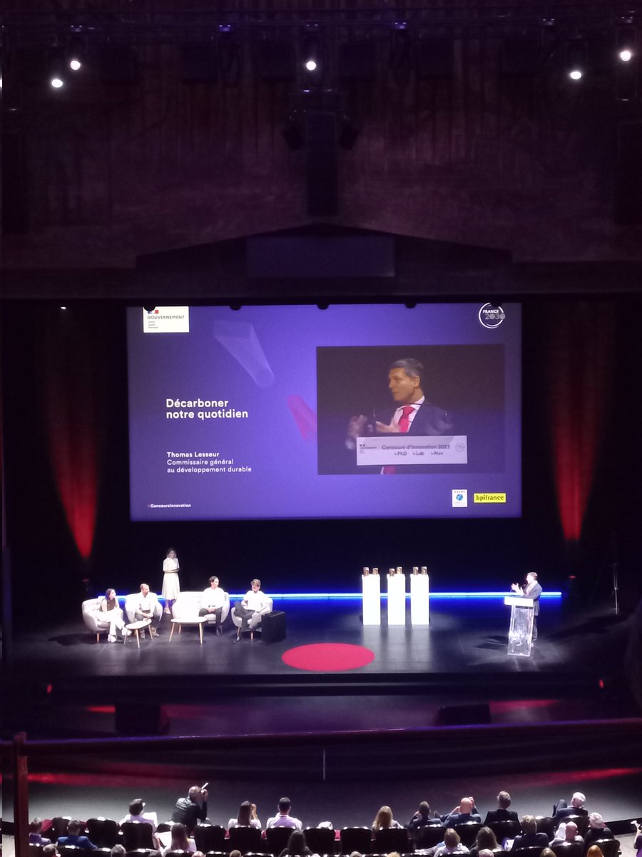 sup_recherche's tweet image. [🔴LIVE]
Remise des prix « Décarboner notre quotidien &quot; par Thomas Lesseur @Ecologie_Gouv

🏆Lauréat #iPhd : Alexandre Conanec, porteur du projet « Vidibio »

🏆Lauréate #iLab : Lucie Monticelli, CEO du projet « Evolutiv Agronomy » @evolutive_agronomy