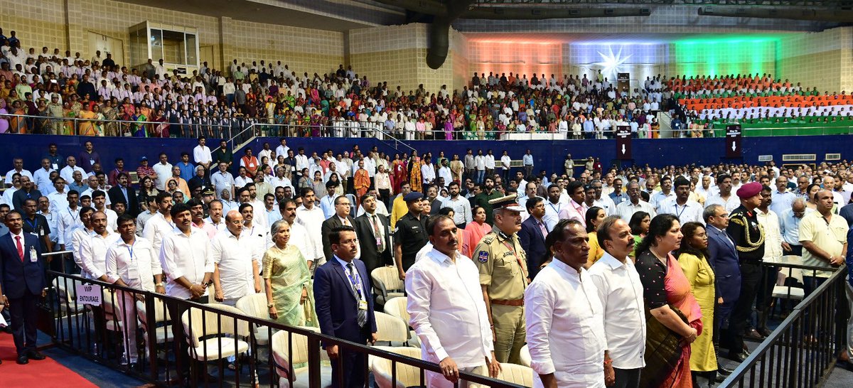 kishanreddybjp's tweet photo. Speaking on the occasion, Hon’ble President said that Alluri Sitarama Raju’s struggle against injustice and exploitation is a proud chapter of the Indian freedom struggle. She said that all the people, especially the younger generation, should be aware of his patriotism and courage.

Hon'ble Governor Smt. @DrTamilisaiGuv and the Hon'ble CM of Telangana also graced the occasion.

#AmritMahotsav
@rashtrapatibhvn