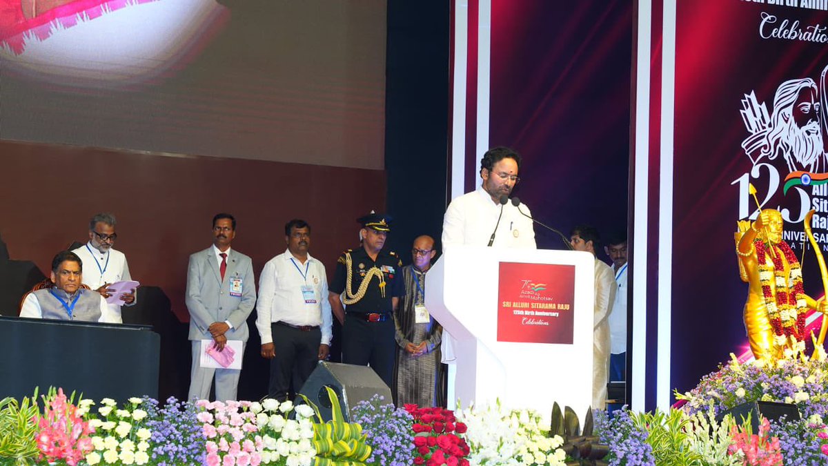 kishanreddybjp's tweet photo. Speaking on the occasion, Hon’ble President said that Alluri Sitarama Raju’s struggle against injustice and exploitation is a proud chapter of the Indian freedom struggle. She said that all the people, especially the younger generation, should be aware of his patriotism and courage.

Hon'ble Governor Smt. @DrTamilisaiGuv and the Hon'ble CM of Telangana also graced the occasion.

#AmritMahotsav
@rashtrapatibhvn