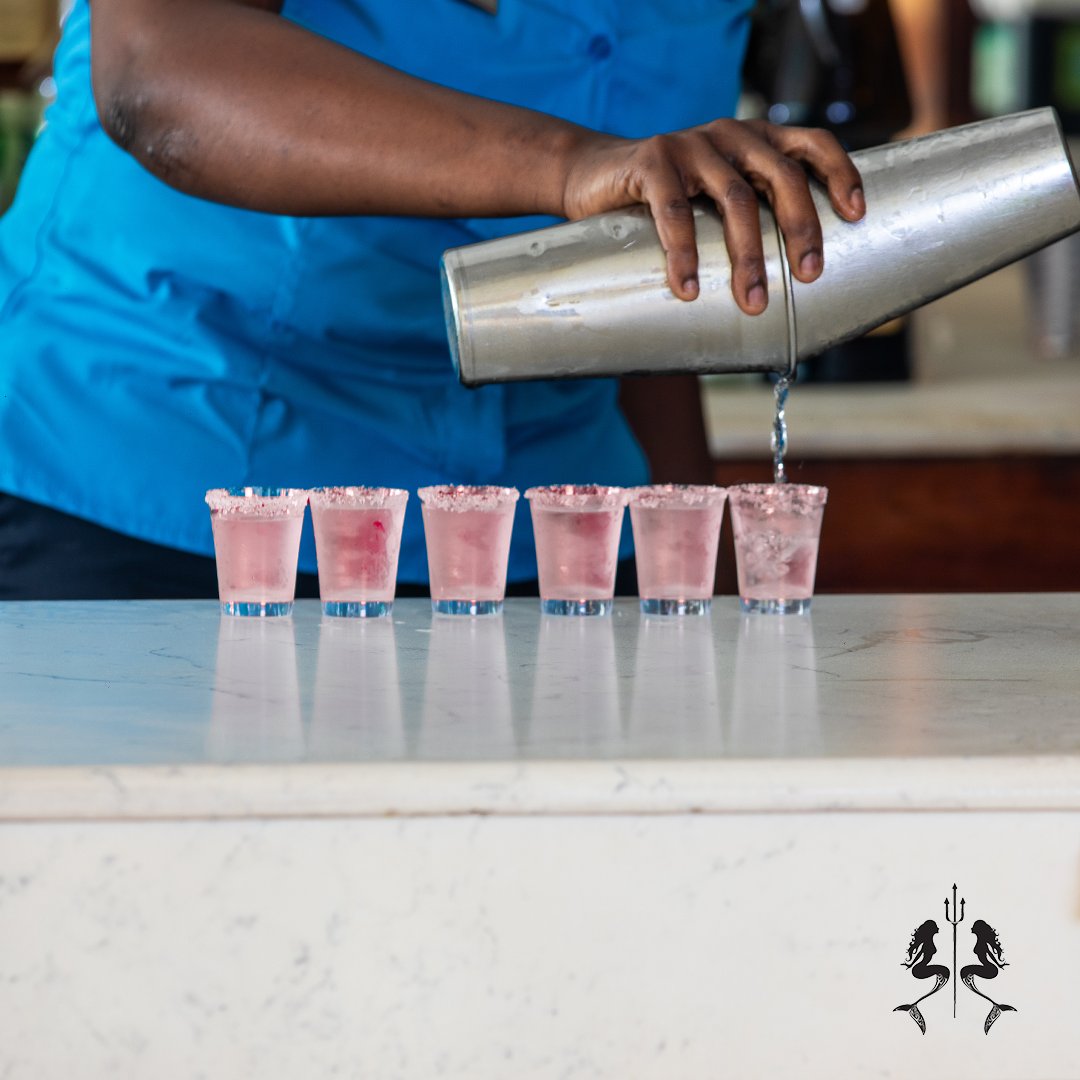 HedonismJamaica's tweet photo. How many shots are too many shots? 🤪
It's the Fourth of July for our American friends. How are you celebrating today?
#HedonismII #Hedonism2 #HappyFourthOfJuly #TooManyShots https://t.co/Jc28iTkOVG