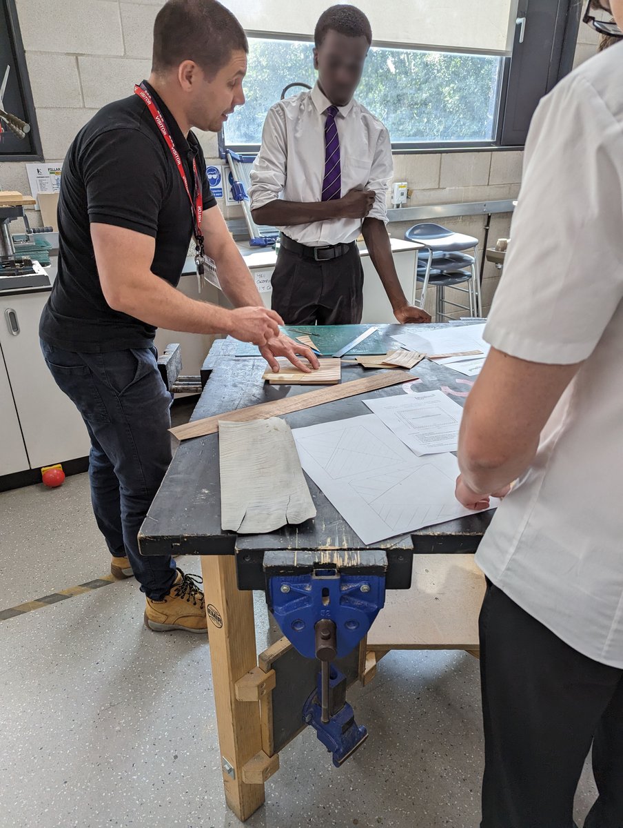 Julia, our School Liaison and Adam, our Furniture Design lecturer, visited Kettering Science Academy to educate students on marquetry skills using an array of wood veneers.