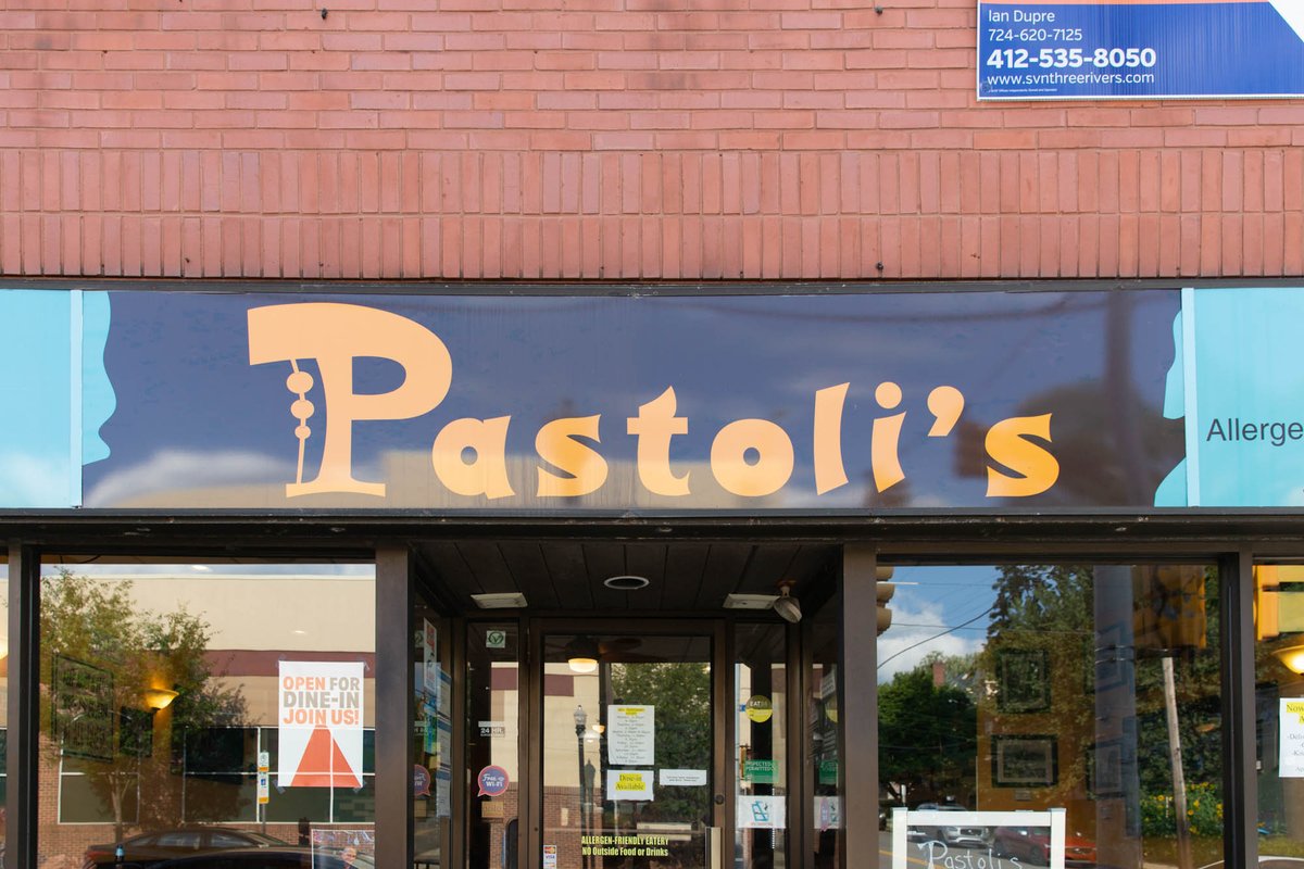 PastolisPizza's tweet photo. Host your next party or get together  https://t.co/Q3r2x4lVLF https://t.co/OHaG9qA5sB