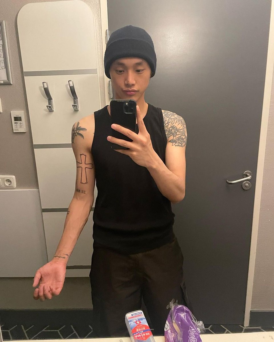 coogiu's tweet photo. ️ ️ https://t.co/tSgy2wBb1f