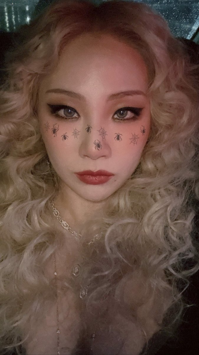 hoy es un día especial por que es el lanzamiento de #เปิ໒ːดตัวﮩ٨ـ𝕤𝗈︩︪ng y acá esta una pelona esperando su estreno con muchas ansias #𝒞𝕚n͡nα·ᡴꪫ·𝑏u͠nn𝕪.

⠀⠀⠀⠀𐀔   ┈─⠀ ﹙#Chæᥣιᥒ ໋֢ ﹚  ᘘ