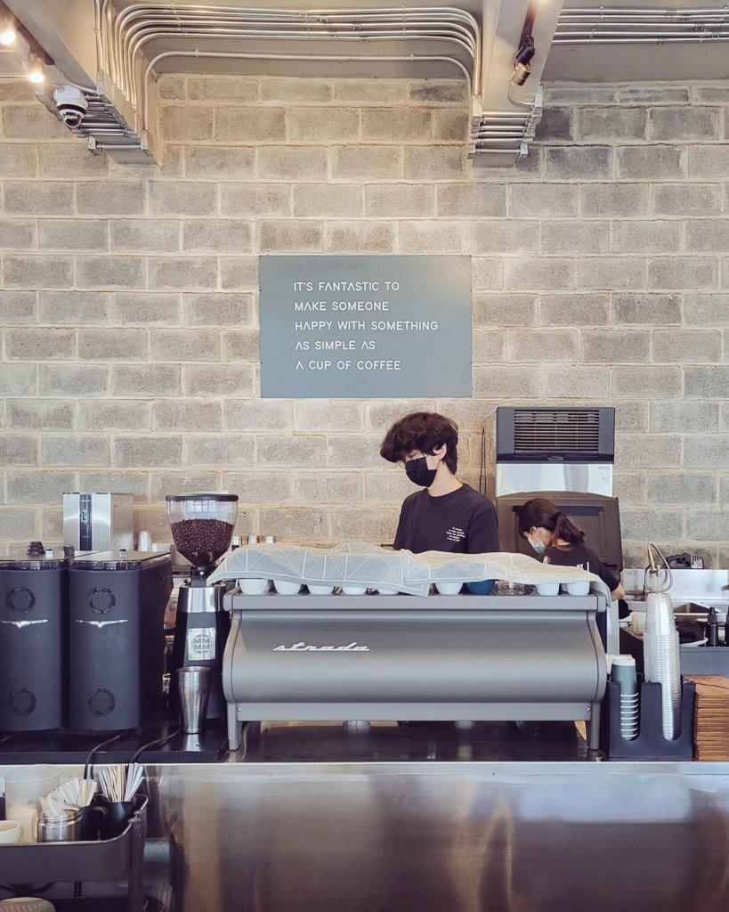 mei_rrygoround's tweet photo. 𝕞𝕠𝕤𝕔𝕠𝕨 ☕️ #factorycoffee https://t.co/B1pyEOf77r
