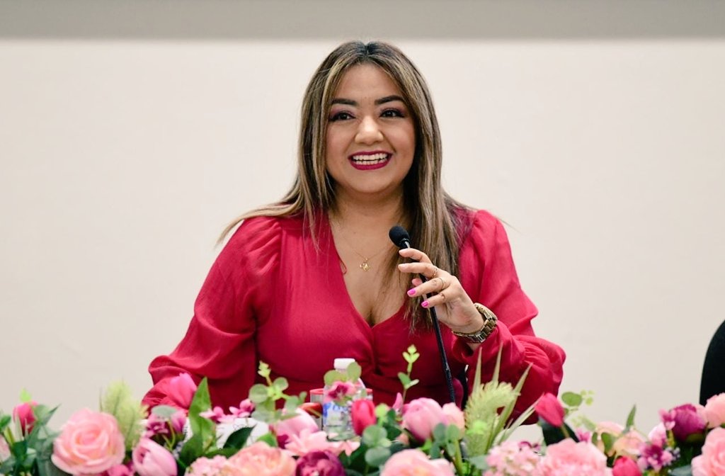 Marisol_OPLEVer's tweet photo. Agradezco la invitación de la Presidenta de la Comisión Permanente de Igualdad de Género y No Discriminación, a participar en la inauguración de los talleres de capacitación a personal del @ople_Ver, realizados en coordinación con la "Coalición de mujeres por la Paridad Efectiva" https://t.co/3k57BDieA9