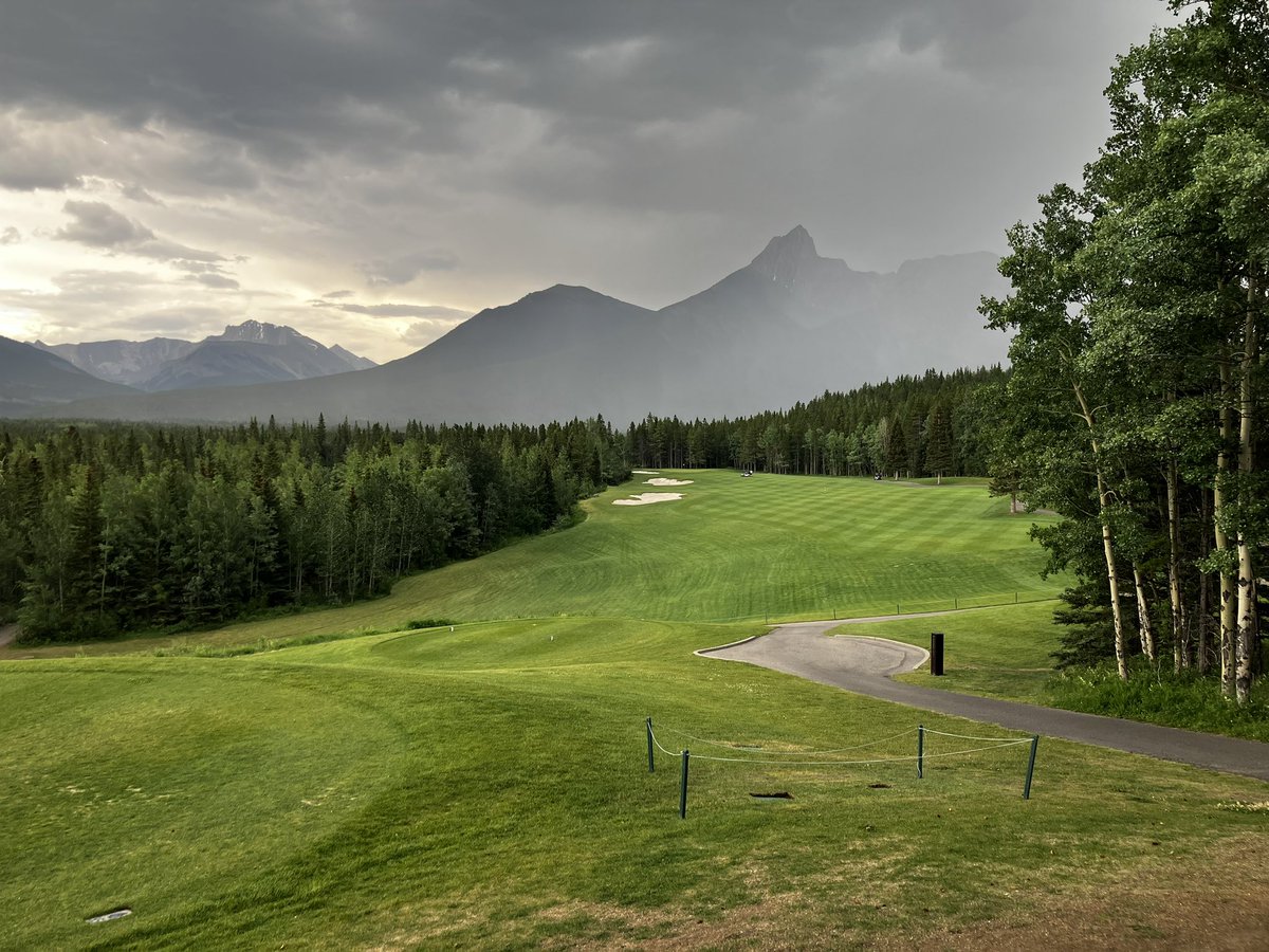 Sac_Lawson's tweet photo. We got drenched within moments of snapping this one.  Most beautiful course I’ve ever been on.  #playthek https://t.co/b8bPuY0QUy