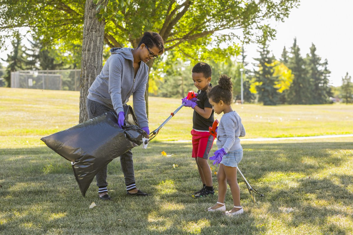 Planning a community waste or litter clean-up? We can help! A Community Cleanup Grant can cover the costs of bin and truck rentals, disposal and other initiatives that promote community cleanliness. edmonton.ca/CommunityClean…