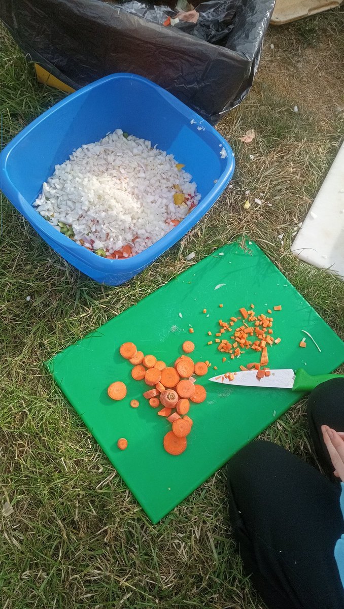 Having a great expedition @BewerleyPark with <a href="/UpperWharfedale/">Upper Wharfedale School</a> students showing great team skills.